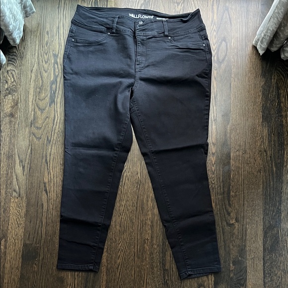 Wallflower Women's The Sassy High Rise Dark Jeans size 20W - Picture 1 of 5